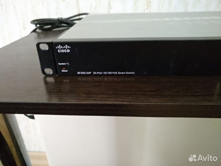 Коммутатор Cisco sf200-24p