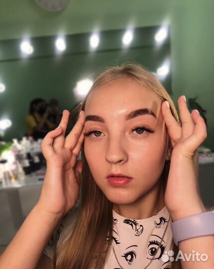 Брови Маникюр Педикюр