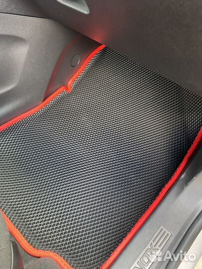 Индивидуальные автомобильные коврики EVA