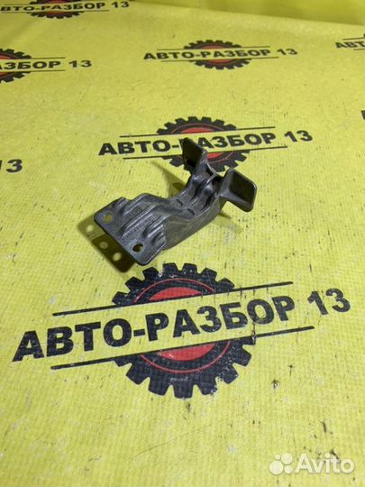 Кронштейн двигателя Vw Polo 5 1.6 CWV 2018