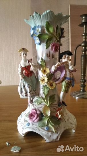 Статуэтка фарфоровая старинная Европа