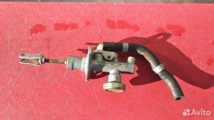 Главный цилиндр сцепления Nissan Primera P12