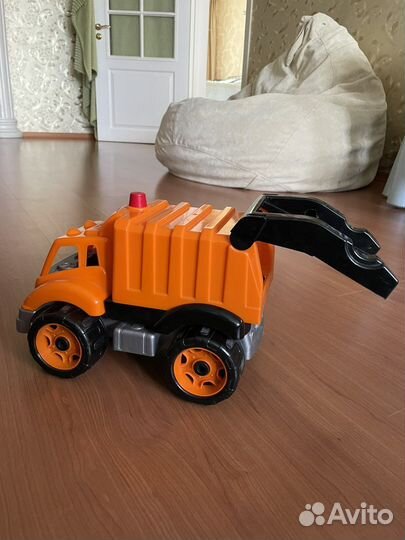 Мусоровоз игрушка