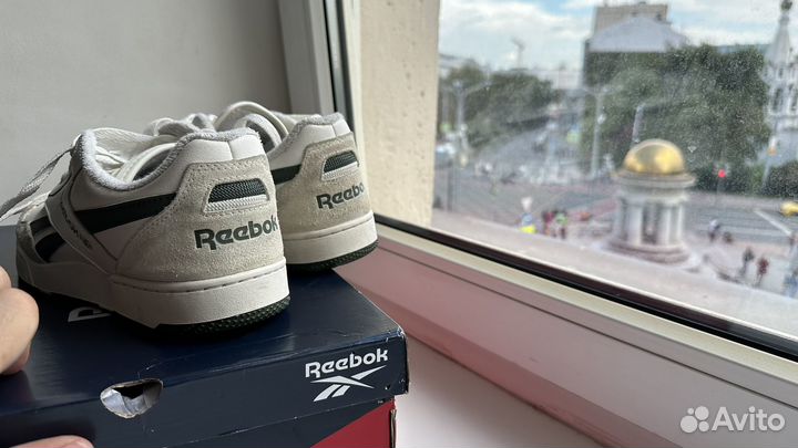 Белые кеды reebok