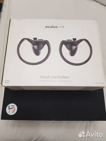 Комплект Шлем + Контроллер Oculus Touch