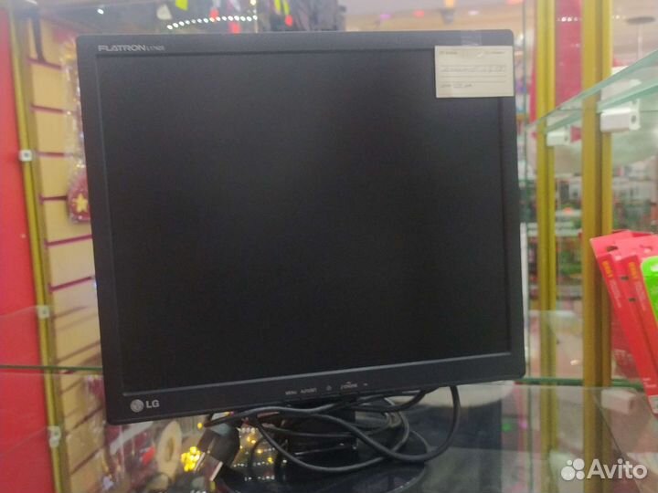 Монитор Lg17