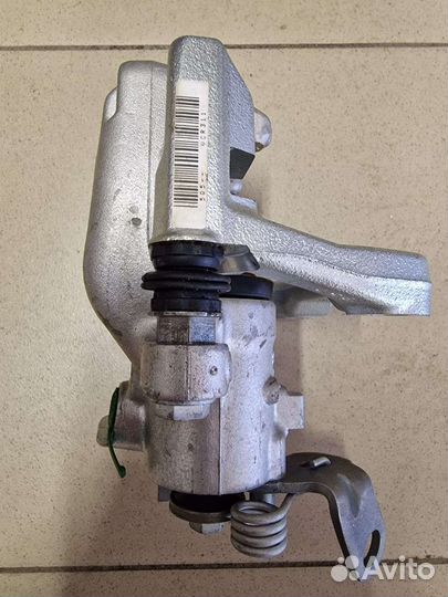 Суппорт задний левый Skoda Octavia A7 5Q0615423A