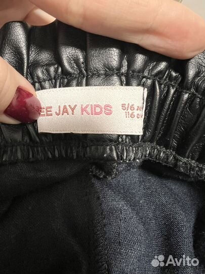 Кожаные шорты для девочки 116 р