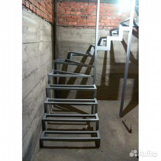 Лестница из металла