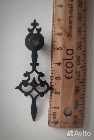 Старинные настенные часы. Комплектующие запчасти