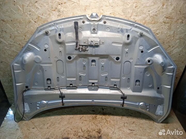 Капот Renault Megane