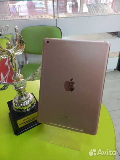 Apple iPad 6 Gen 9.7 2018 32gb Wi-Fi