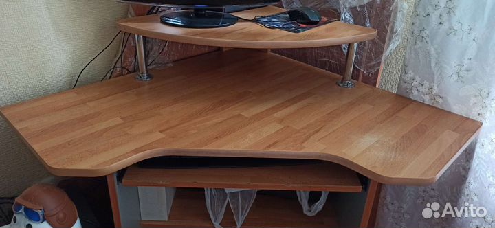 Компьютерный стол