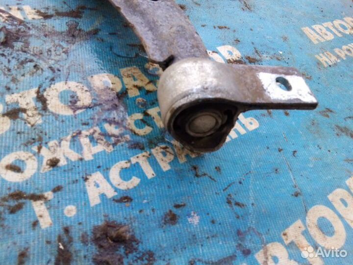 Передний левый рычаг. Peugeot Partner легковой