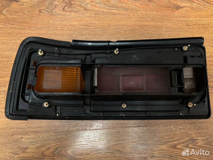 Фонарь задний правый Toyota supra 70