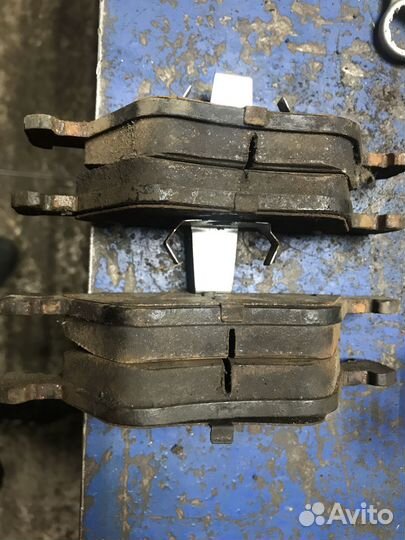 Передние тормозные колодки BMW X3 Е83