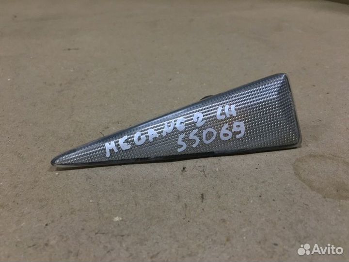 Повторитель поворота в крыло левый Renault Megane