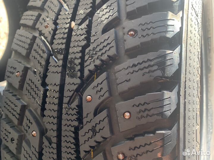Kumho I'Zen RV Stud KC16 225/60 R17