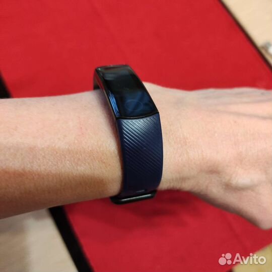 Фитнес браслет honor band 5