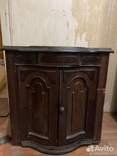 Антикварная угловая тумба с окладом