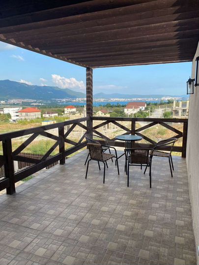 Дом 200 м² на участке 4 сот.