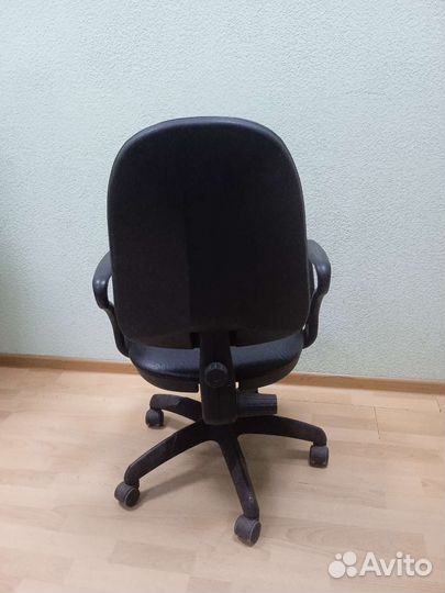 Компьютерное кресло 