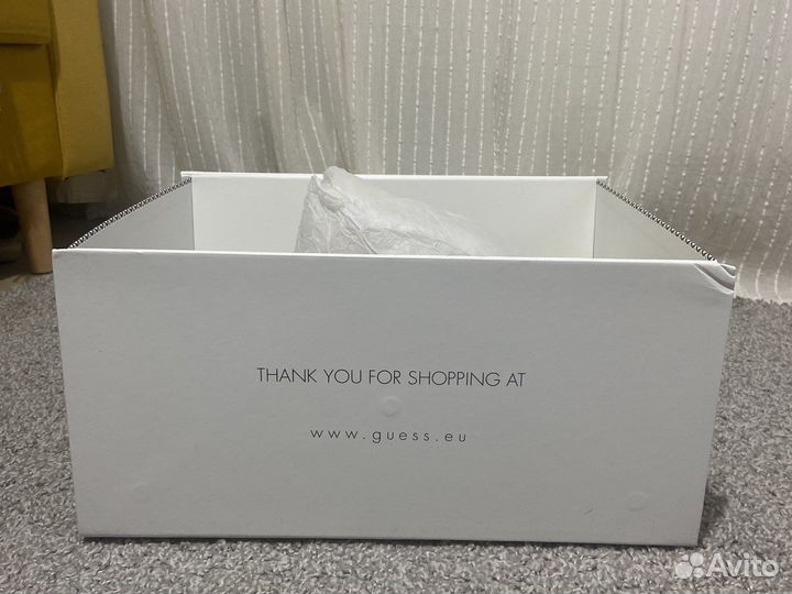 Подарочная коробка guess