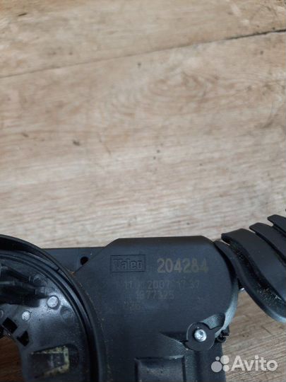 Подрулевой переключатель Opel Zafira B минивен