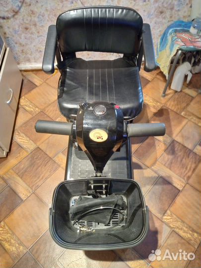 Инвалидная коляска с электроприводом