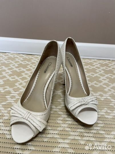 Туфли белые 38-39 размер