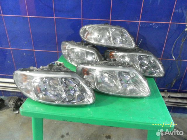 Фара правая Dodge Caravan Chrysler Voyager