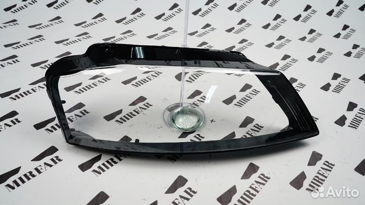 Правое стекло фары Audi A3 8P 2008-2013 Рест 2