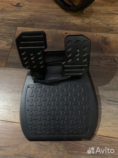 Игровой руль с педалями Thrustmaster T80