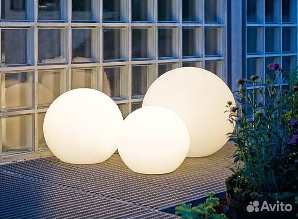 Уличный светильник шар 80 см белого свечения 220 В
