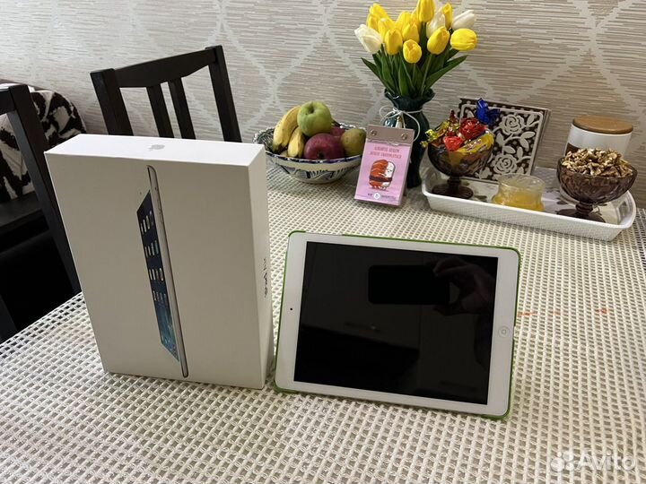 Планшет Apple (эпл) iPad Air 32Gb Wi-Fi