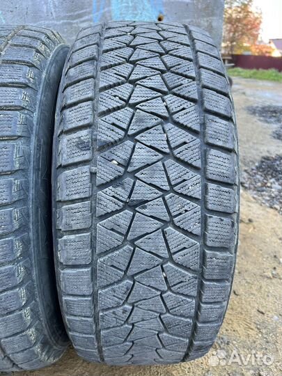 Bridgestone Blizzak DM-V2 285/60 R18