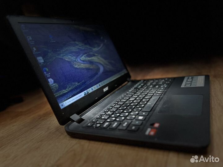 Acer aspire ES1-523