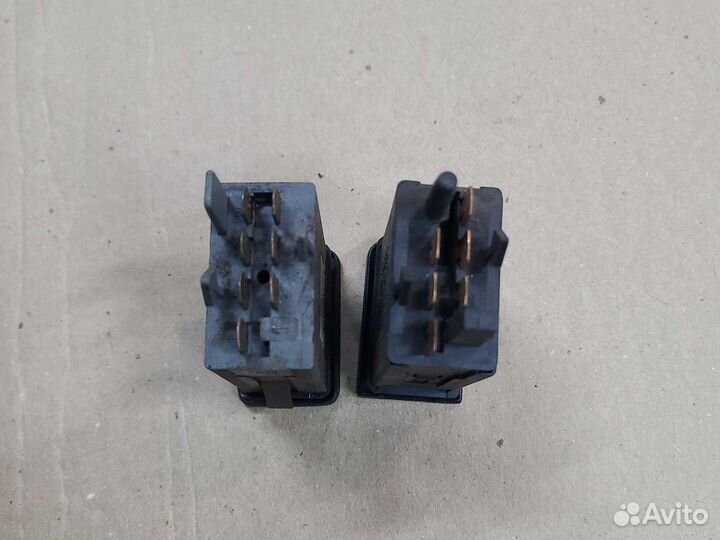 Кнопка аварийной сигнализации Volkswagen Bora A4