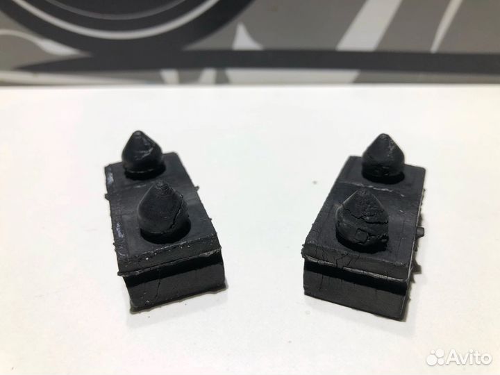 Демпферы топливного бака Suzuki RF 400 RV 1998г