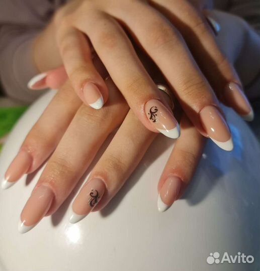 Маникюр, педикюр, наращивание ногтей