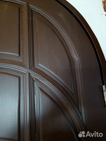 Дверь двухстворчатая