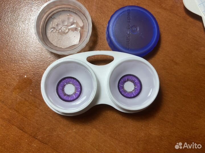 Вскрытые фиолетовые линзы