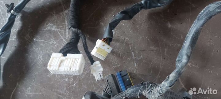 Проводка двери передний левый Nissan Murano