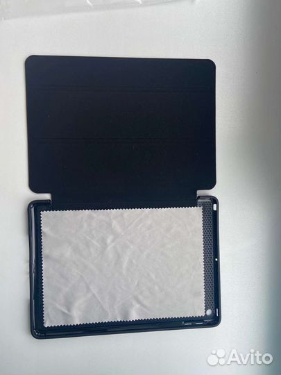 Чехол на iPad 9.7