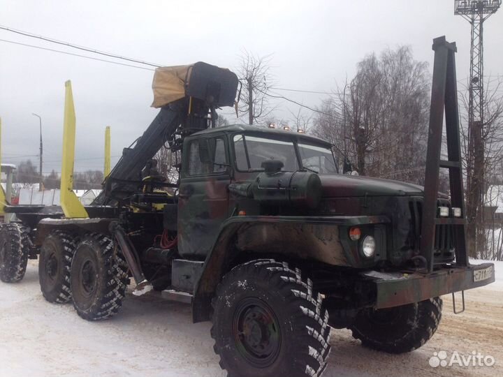Урал 375 гидроманипулятором loglift 80 и роспуском