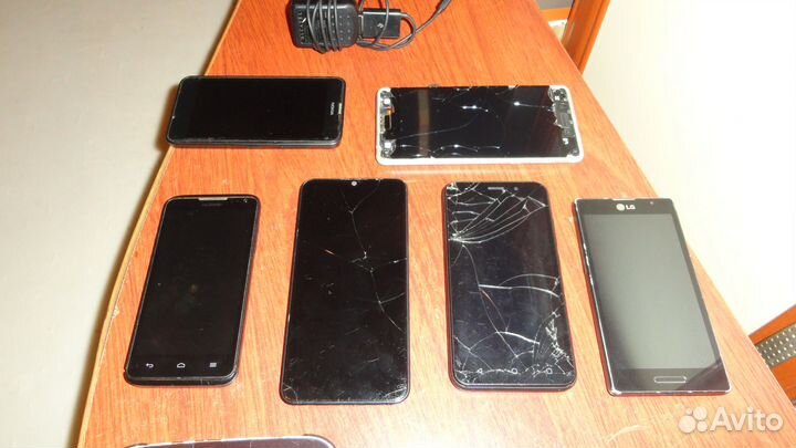 Планшет Самсунг Tab3-16Gb+смарты-9шт. в ремонт