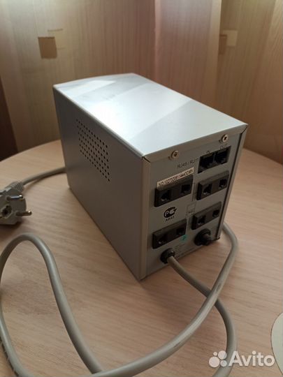 Defender стабилизатор напряжения1000VA