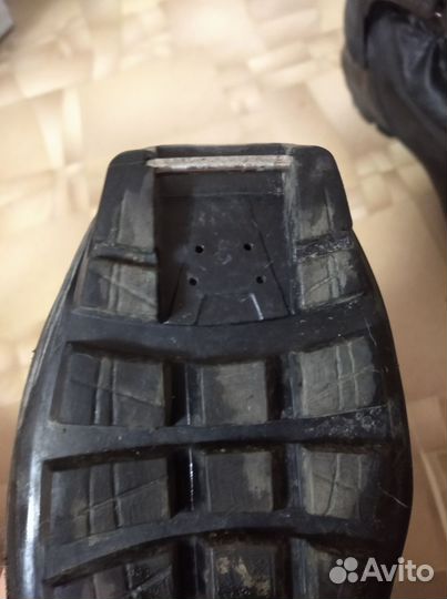 Лыжные ботинки