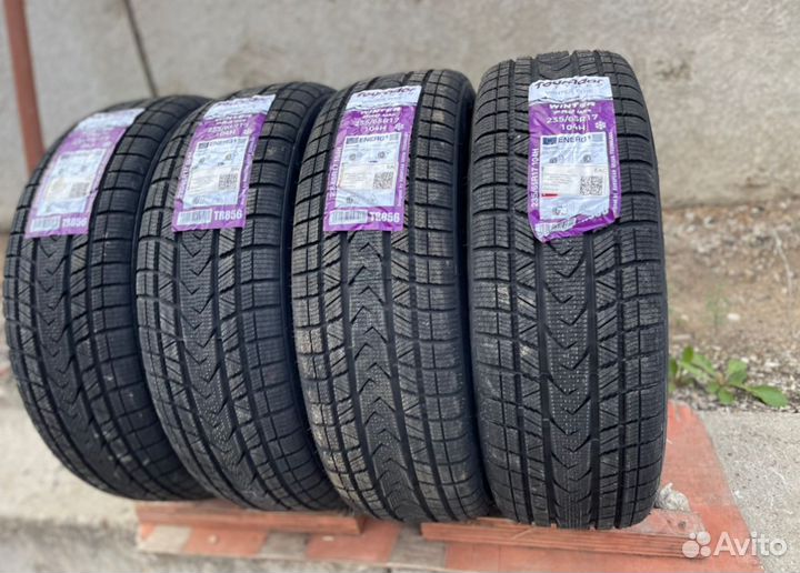 Tourador Winter Pro Max 235/65 R17 104H