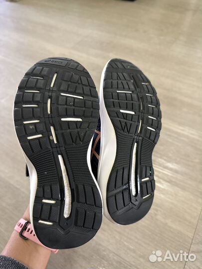 Кроссовки Asics